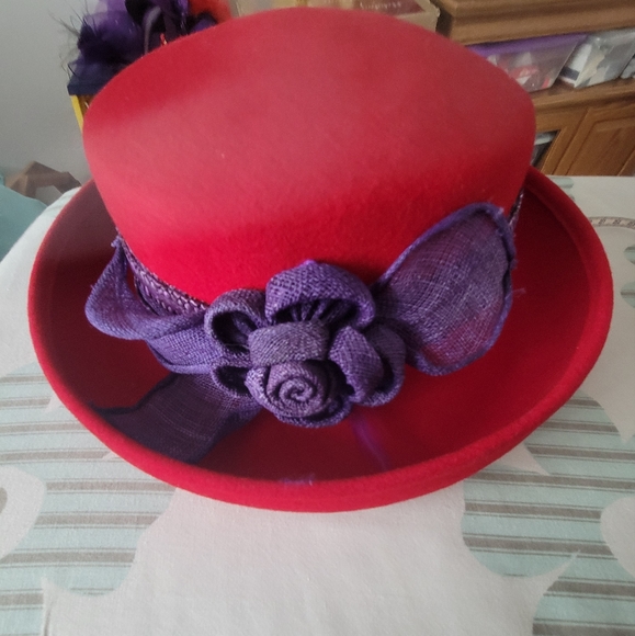 Red Wool Hat - Picture 2 of 6